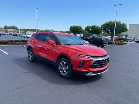 Used 2024 Chevrolet Blazer LT w/ Convenience Package FWD image 9