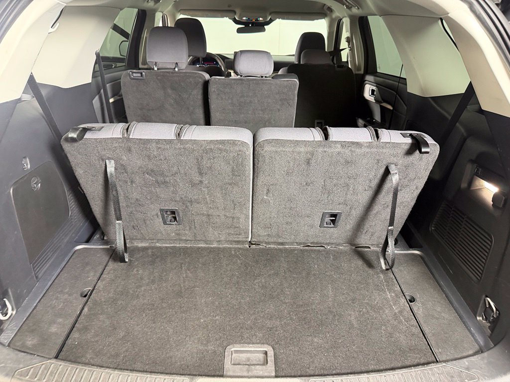 Used 2025 Ford Explorer Active RWD image 11