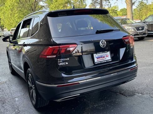 Used 2018 Volkswagen Tiguan SEL FWD image 23