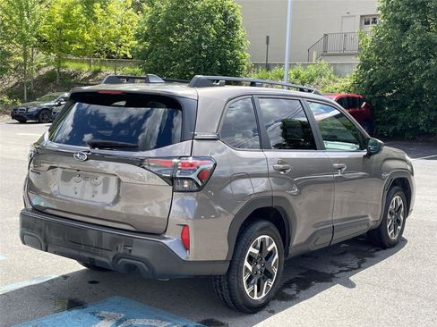 Certified 2025 Subaru Forester Premium AWD/4WD image 5