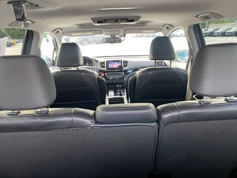 Used 2017 Honda Pilot Touring image 10
