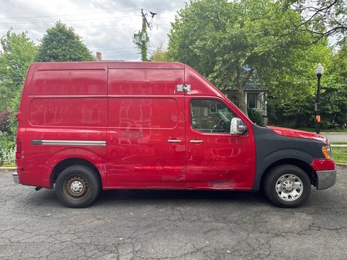 Used 2012 Nissan NV 2500 SV RWD image 6