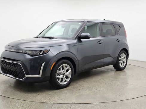 Used 2025 Kia Soul LX w/ LX Technology Package FWD image 3