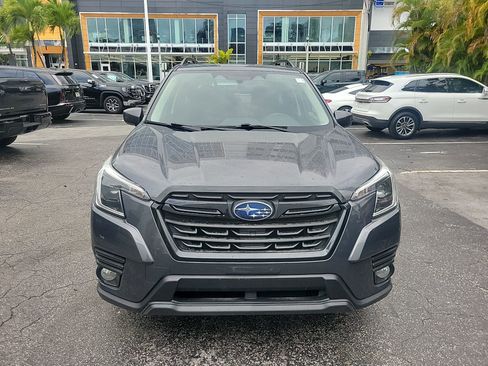 Used 2023 Subaru Forester Premium image 3