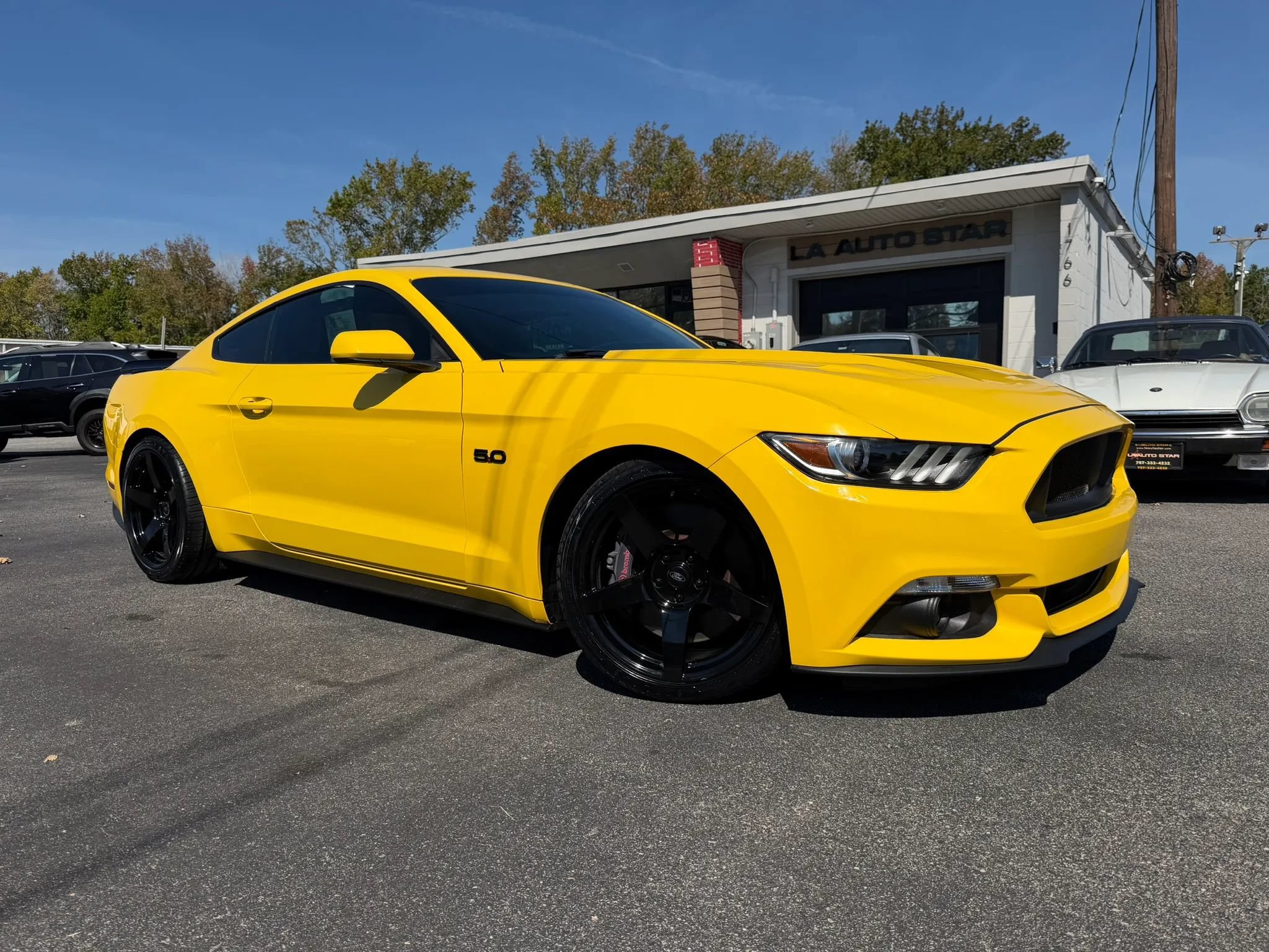 Used 2017 Ford Mustang GT w/ Black Accent Package RWD image 1
