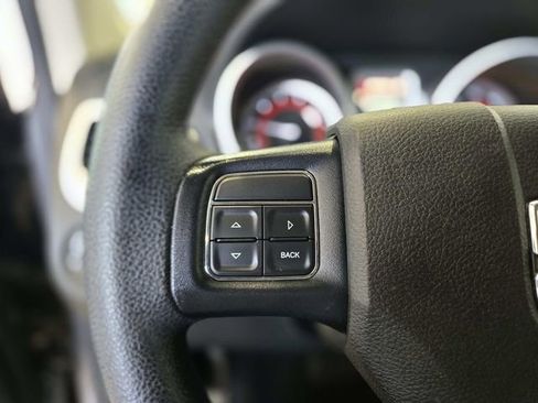 Used 2019 Dodge Journey SE image 18