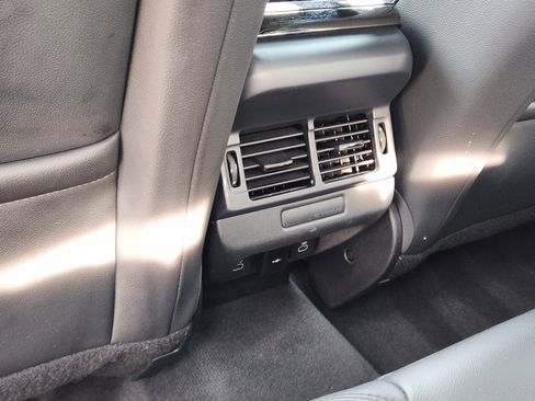 Certified 2025 Land Rover Range Rover Evoque Dynamic SE image 32