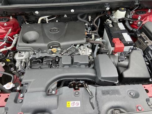 Used 2022 Toyota RAV4 XLE AWD/4WD image 30