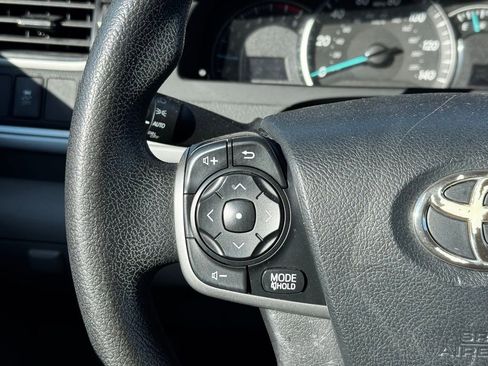Used 2013 Toyota Camry LE image 22