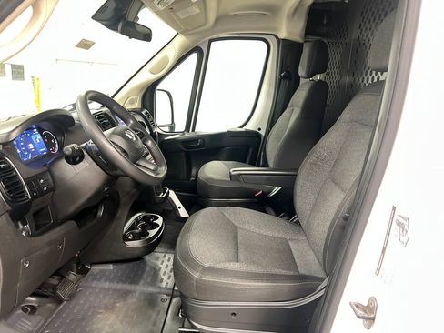 Used 2025 RAM ProMaster 2500 w/ U-Haul Equipment Group FWD image 12