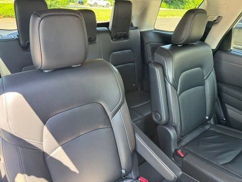 Used 2023 Nissan Pathfinder SL w/ SL Premium Package AWD/4WD image 34