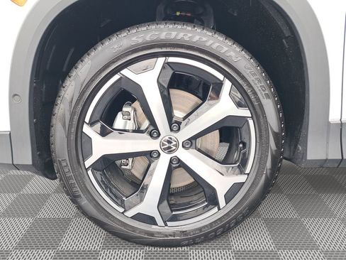 New 2025 Volkswagen Tiguan SE AWD/4WD image 10