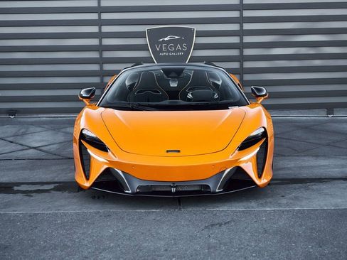 Used 2025 McLaren Artura Spider RWD image 25