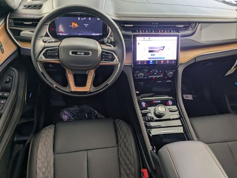 New 2025 Jeep Grand Cherokee Summit AWD/4WD image 13