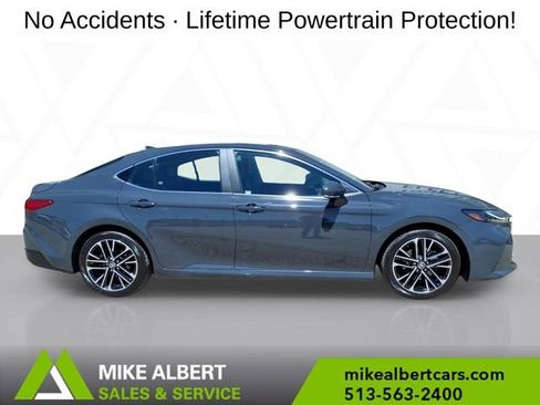 Used 2025 Toyota Camry XLE FWD image 8