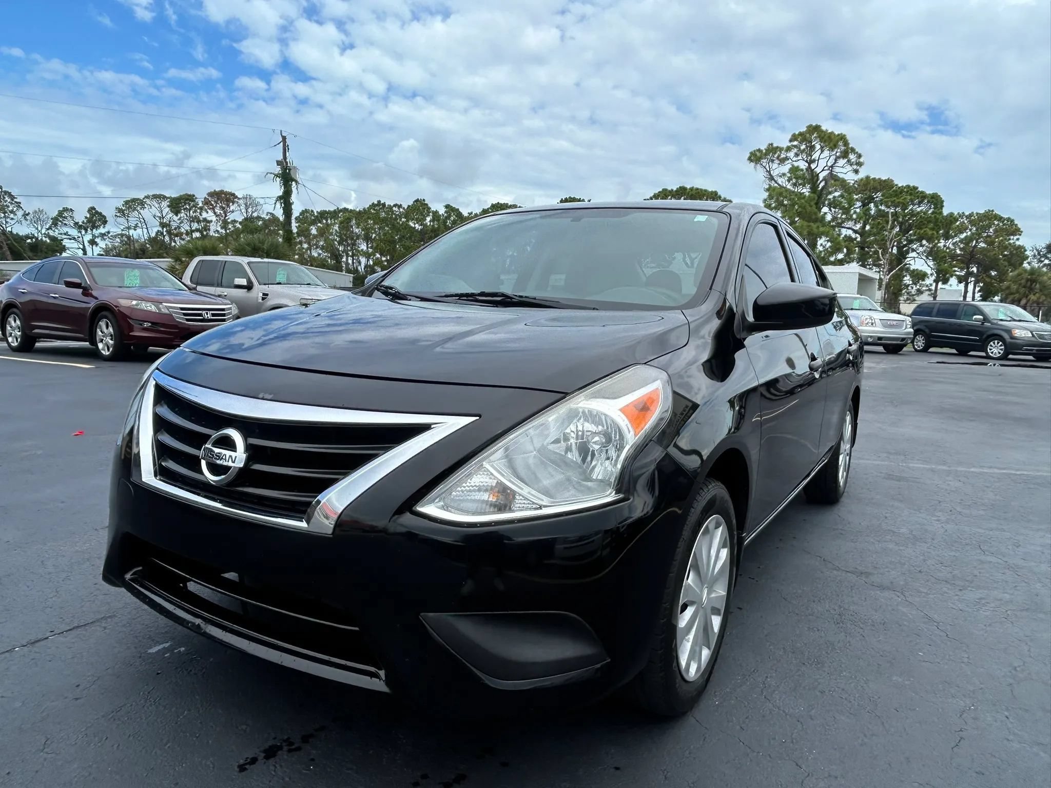 Used 2018 Nissan Versa S FWD image 10