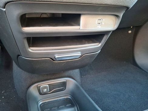 New 2026 Chrysler Pacifica Select image 16