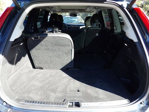 Certified 2025 Volvo XC90 B6 Ultra image 28