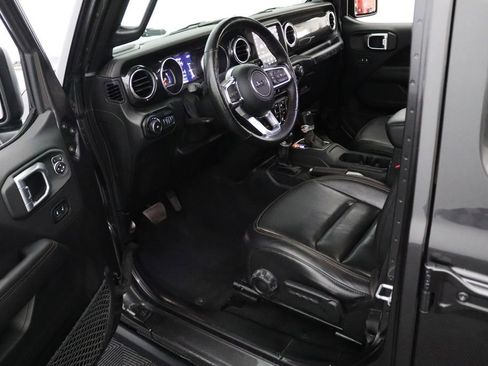 Used 2021 Jeep Wrangler Unlimited Rubicon w/ Xtreme Recon 35" Tire Package AWD/4WD image 15