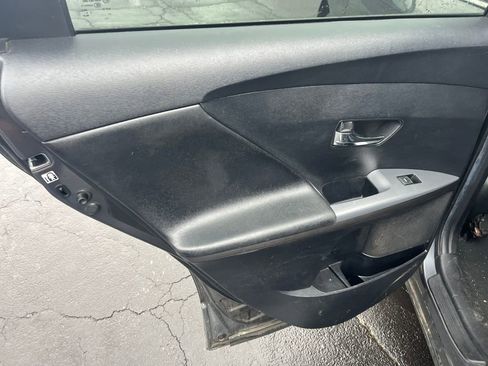 Used 2013 Toyota Venza LE image 19