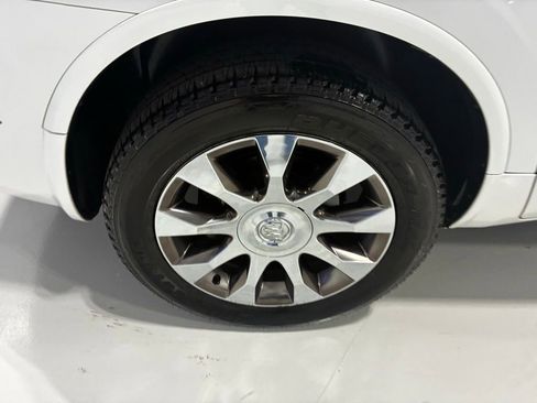 Used 2017 Buick Enclave Premium w/ Enclave Tuscan Edition FWD image 6