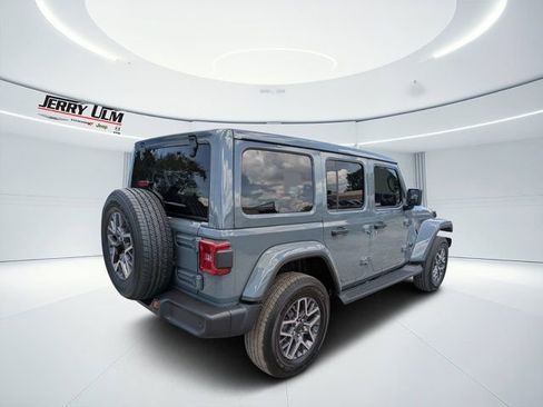 New 2026 Jeep Wrangler Unlimited Sahara AWD/4WD image 3
