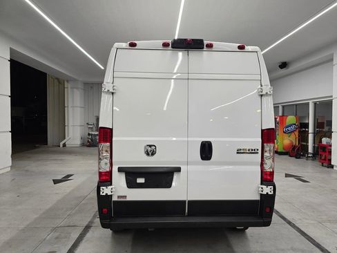 Used 2025 RAM ProMaster 2500 w/ Convenience Group FWD image 5