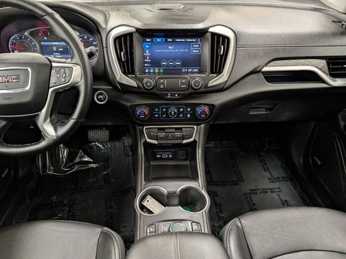 Used 2024 GMC Terrain SLT w/ Infotainment Package II image 14