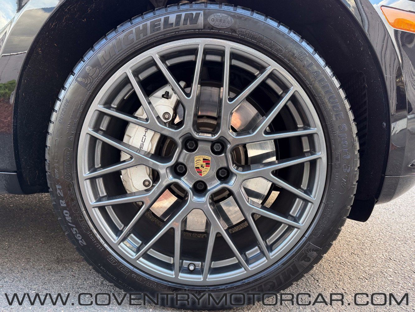 Used 2020 Porsche Macan Turbo AWD/4WD image 12