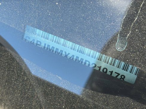 Used 2021 Jeep Cherokee Latitude Lux w/ Comfort/Convenience Group image 2