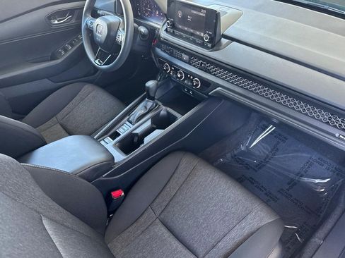 Certified 2025 Honda Accord LX image 31