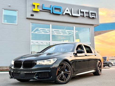 Used 2018 BMW M760i xDrive AWD/4WD image 1