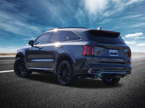 Used 2023 Kia Sorento SX image 19