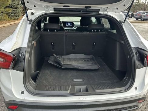 Used 2024 Chevrolet Trax RS w/ Driver Confidence Package image 17