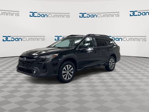 Used 2023 Subaru Outback Premium AWD/4WD image 4