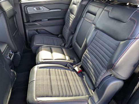 Used 2025 Ford Explorer ST-Line w/ ST-Line Street Pack image 27