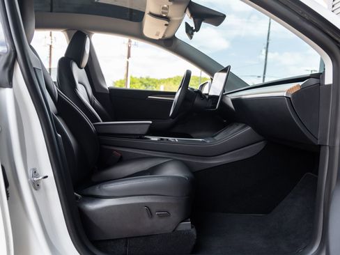 Used 2023 Tesla Model Y Long Range AWD/4WD image 35