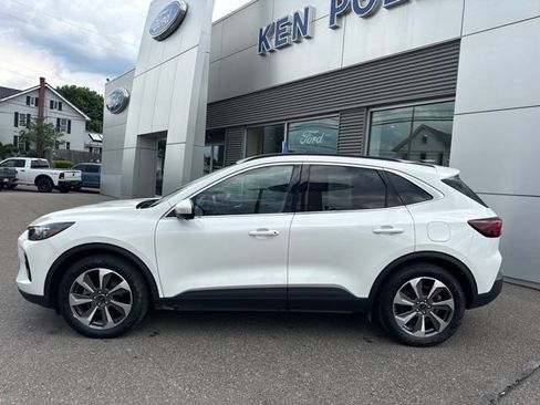 Certified 2023 Ford Escape Platinum AWD/4WD image 9
