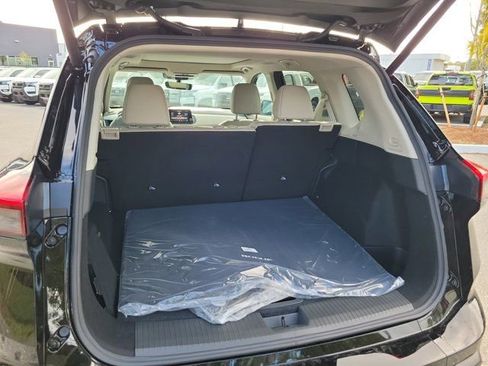 New 2026 Nissan Rogue SV FWD image 5