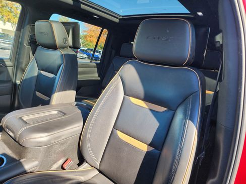 Used 2022 GMC Yukon XL AT4 image 22