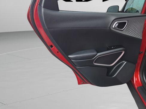 Used 2023 Kia Soul S image 30