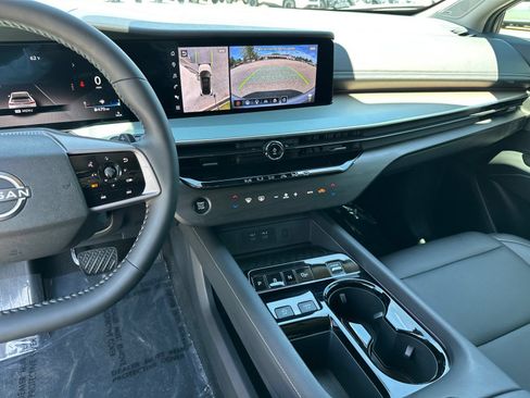 Certified 2025 Nissan Murano SL AWD/4WD image 27