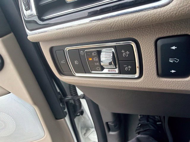 Used 2024 Lincoln Navigator L Reserve AWD/4WD image 15