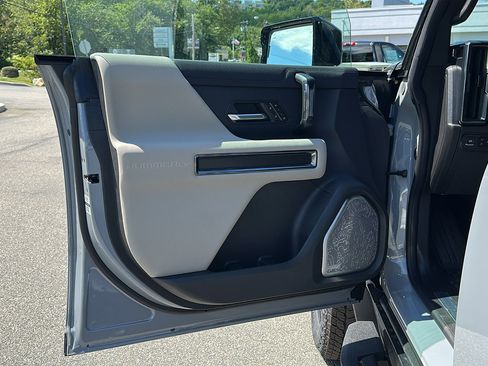 New 2026 GMC Hummer EV SUV image 6