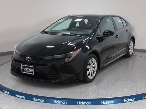 Certified 2025 Toyota Corolla LE FWD image 1