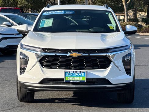 Certified 2025 Chevrolet Trax LT w/ LT Convenience Package image 8