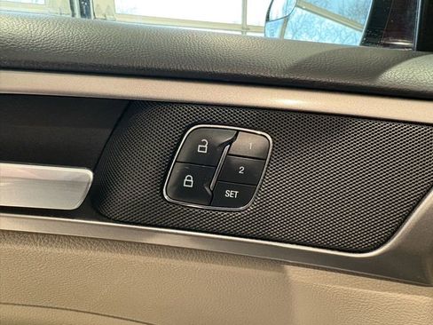 Used 2017 Ford Fusion SE image 31