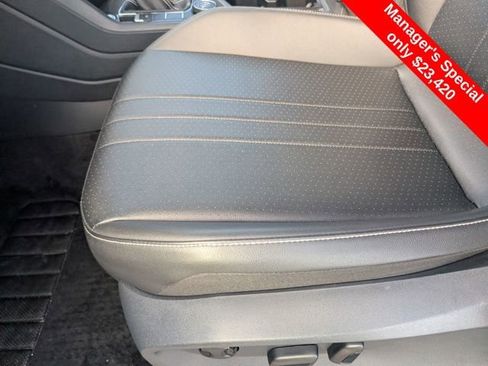 Used 2024 Volkswagen Tiguan SE image 23