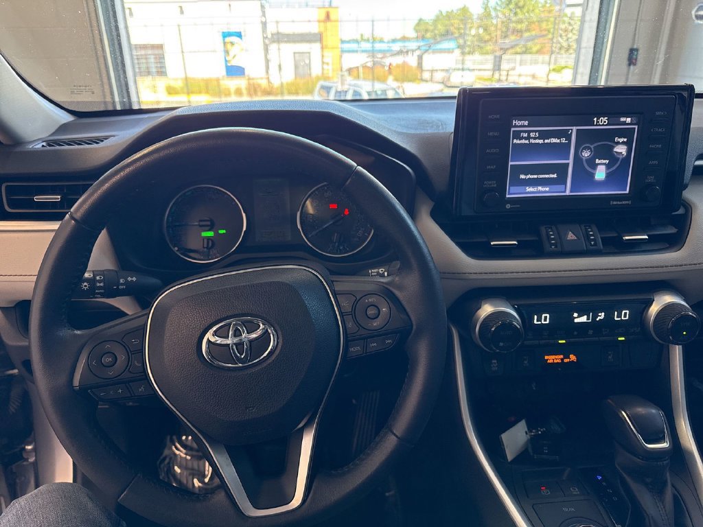 Used 2022 Toyota RAV4 XLE Premium AWD/4WD image 22