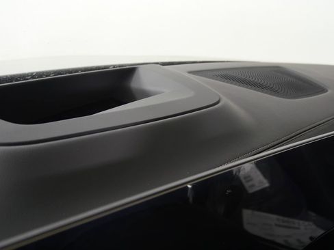 New 2026 BMW X6 xDrive40i w/ Climate Comfort Package image 19